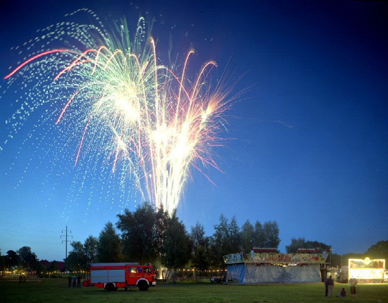 Mit einem Feuerwerk startete die FF Curslack 2003 in das nächste Jahrhundert ihrer Geschicte